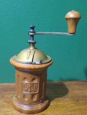 Vintage Tre Spade Italian Wood & Metal Manual Coffee Grinder